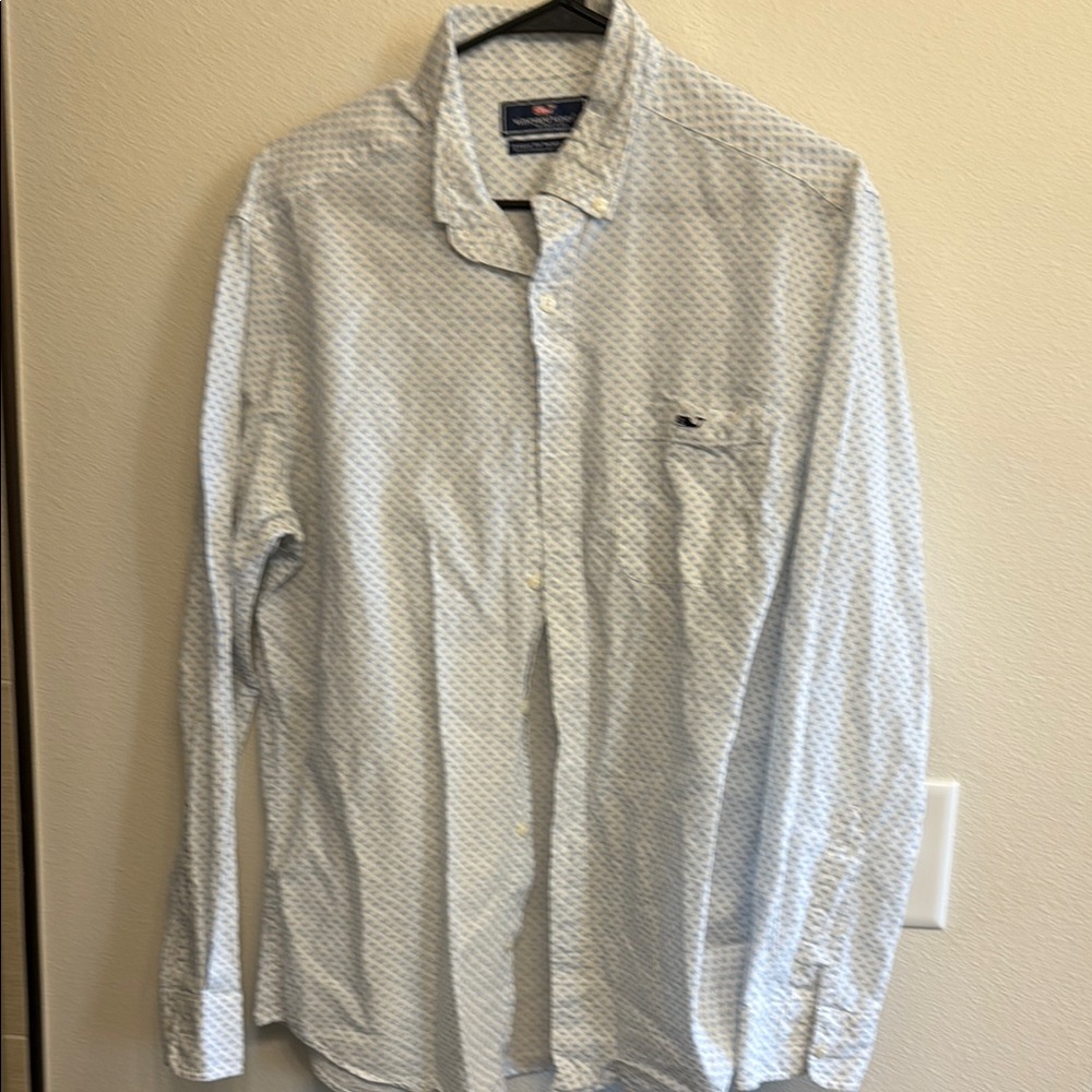 Vineyard Vines Men's White and Blue Geometric Button Down Shirt